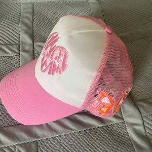 Snap back trucker hat